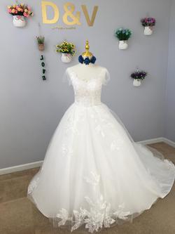 D&V White Size 4 Dandv Ball gown on Queenly