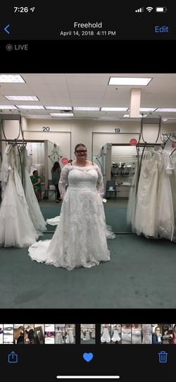 Oleg Cassini White Size 24 Plus Size Ball gown on Queenly