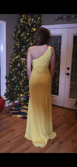 Jovani Yellow Size 12 Shiny Black Tie Straight Dress on Queenly