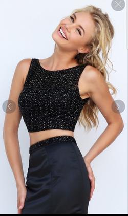 Sherri Hill Black Size 6 Flare Prom Ball gown on Queenly