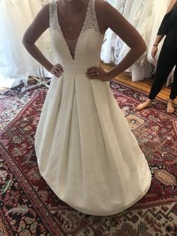 Sweetheart White Size 10 Plunge Ball gown on Queenly