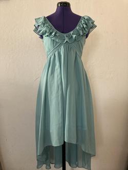 Minuet Green Size 4 Bridesmaid Straight Dress on Queenly
