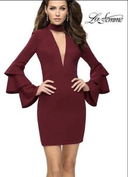 La Femme Red Size 0 $300 Backless Interview Cocktail Dress on Queenly