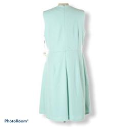Calvin Klein Green Size 4 Wedding Guest Holiday Cocktail Dress on Queenly