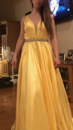 Yellow Size 6 A-line Dress on Queenly