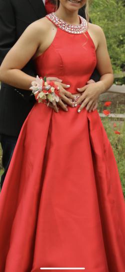 Bee darling Red Size 4 Pockets Prom Straight Dress on Queenly