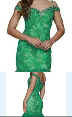 Nox Green Size 14 Plus Size A-line Dress on Queenly