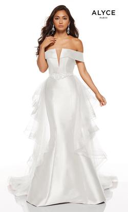 Style 60663 Alyce Paris White Size 4 Pageant Tall Height Prom Mermaid Dress on Queenly