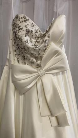 Ashley Lauren White Size 10 Sequined Ivory Cotillion Sequin Ball gown on Queenly