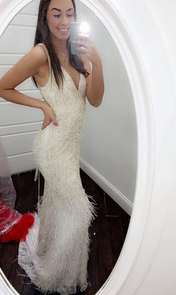 Sherri Hill White Size 4 Prom Straight Dress on Queenly