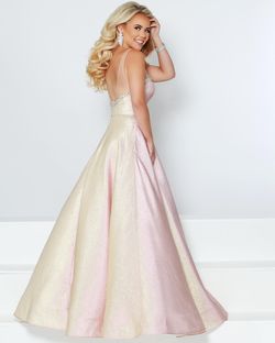 Style 91551 2Cute Prom Gold Size 18 Floor Length Prom Ball gown on Queenly