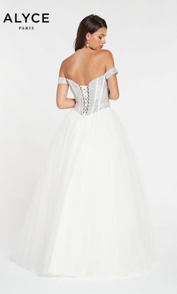 Style 60374 Alyce Paris White Size 0 Prom Tall Height Quinceanera Corset Ball gown on Queenly
