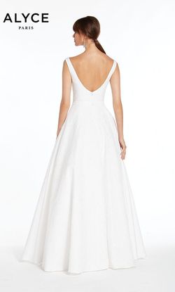Style 60339 Alyce Paris White Size 4 Floor Length $300 Ball gown on Queenly