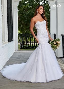 Style 6207 Mary's White Size 6 Jewelled Train Mermaid Dress on Queenly