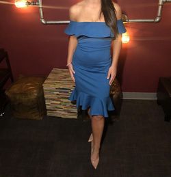 LuLu's Blue Size 0 Medium Height Midi Cocktail Dress on Queenly
