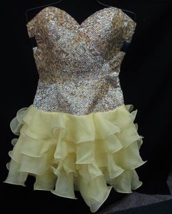 Style 8422 Sherri Hill Yellow Size 6 $300 Euphoria Sequin Cocktail Dress on Queenly