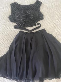 Black Size 0 Cocktail Dress on Queenly