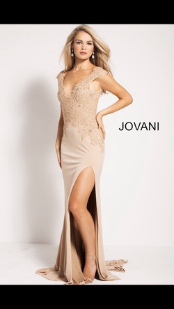 Jovani Nude Size 0 Pageant Fitted Prom Cocktail Dress on Queenly
