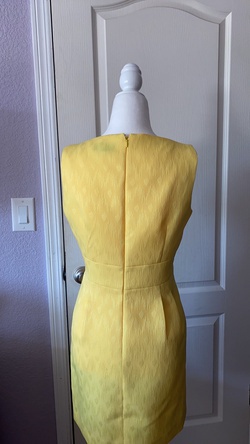 Tahari Yellow Size 4 Straight Dress on Queenly