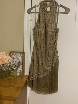 Sherri Hill Gold Size 10 Sequined Halter Medium Height Homecoming Cocktail Dress on Queenly