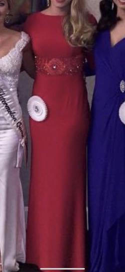 Sherri Hill Red Size 4 Sheer Prom Straight Dress on Queenly