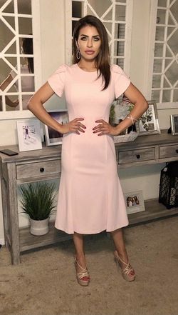 Calvin Klein Pink Size 2 Interview Summer Cocktail Dress on Queenly