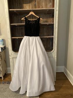 Flair Prom White Size 4 Silk Prom Cotillion Ball gown on Queenly