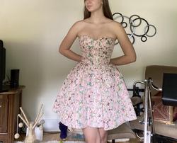 Sherri Hill Pink Size 4 Embroidery Summer Cocktail Dress on Queenly