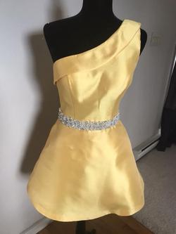 Ashley Lauren Yellow Size 0 Homecoming One Shoulder Interview Cocktail Dress on Queenly