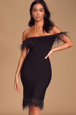 ELLIATT Black Size 6 Holiday Feather Cocktail Dress on Queenly