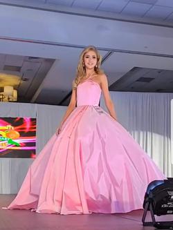 Fernando Wong Pink Size 00 Ball gown on Queenly