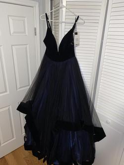 Mac Duggal Black Size 8 Navy Blue V Neck Ball gown on Queenly