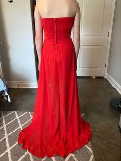 Red Size 6 Straight Dress on Queenly