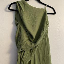 Max azria Green Size 0 Black Tie Straight Dress on Queenly