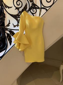 Jovani Yellow Size 0 Homecoming Fitted One Shoulder Interview Sleeves Cocktail Dress on Queenly