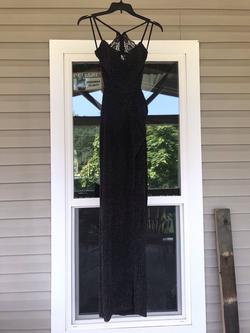 Windsor Black Size 4 Prom Straight Dress on Queenly