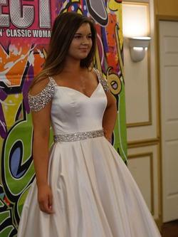 Sherri Hill White Size 4 Prom Ball gown on Queenly