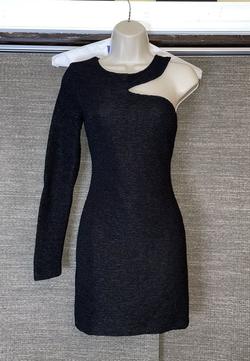 BCBGeneration Black Size 0 Midi Cocktail Dress on Queenly