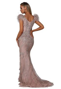 Portia and Scarlett Silver Size 4 Feather Prom Mermaid Dress on Queenly
