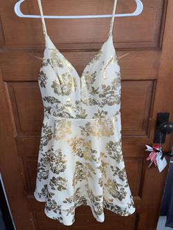 White Size 6 A-line Dress on Queenly