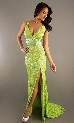 Style P8783 Precious Formals Green Size 0 Cut Out Train Prom Side slit Dress on Queenly
