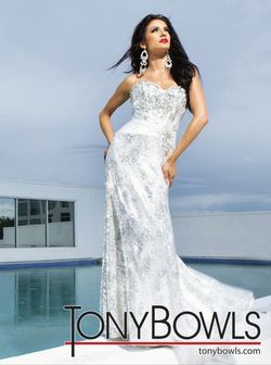 Style 11217 Tony Bowls Silver Size 0 Jewelled Straight Dress on Queenly