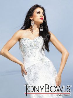 Style 11217 Tony Bowls Silver Size 0 Sweetheart 50 Off Straight Dress on Queenly