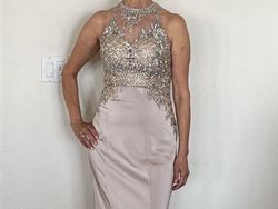 CACHET Silver Size 4 Prom Straight Dress on Queenly
