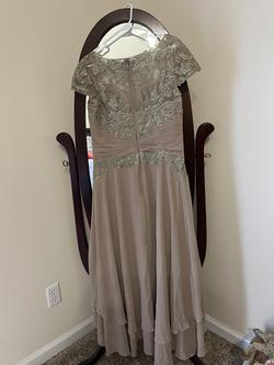 JJsHouse Nude Size 12 Sunday Prom Midi Cocktail Dress on Queenly