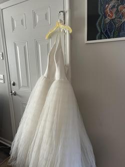 David's Bridal White Size 8 Floor Length Tulle Halter Train Dress on Queenly