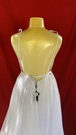 Brides White Size 16 Pageant Prom Train Dress on Queenly