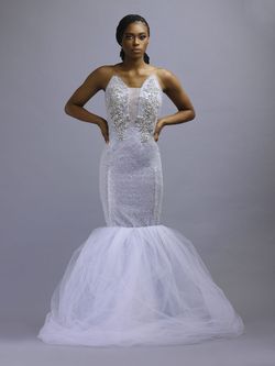 Style Heidi Socialite Fashions White Size 0 Spaghetti Strap Train Mermaid Dress on Queenly