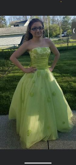 Hand made Green Size 00 Strapless Square Neck Prom Ball gown on Queenly