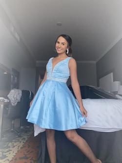 Sherri Hill Light Blue Size 4 Homecoming Winter Formal Lace Cocktail Dress on Queenly